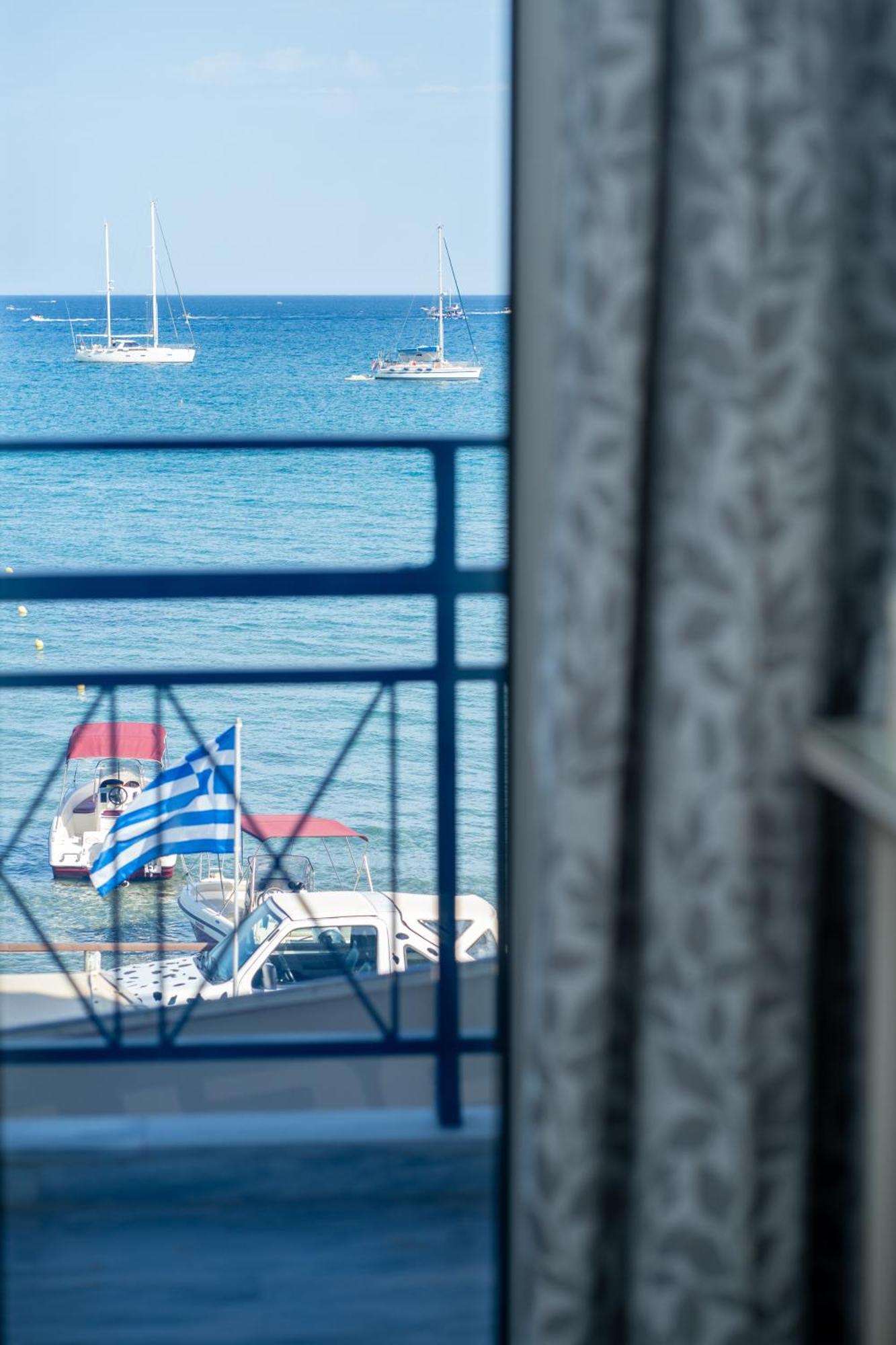 George Beachfront Apartments Lithakia  Oda fotoğraf