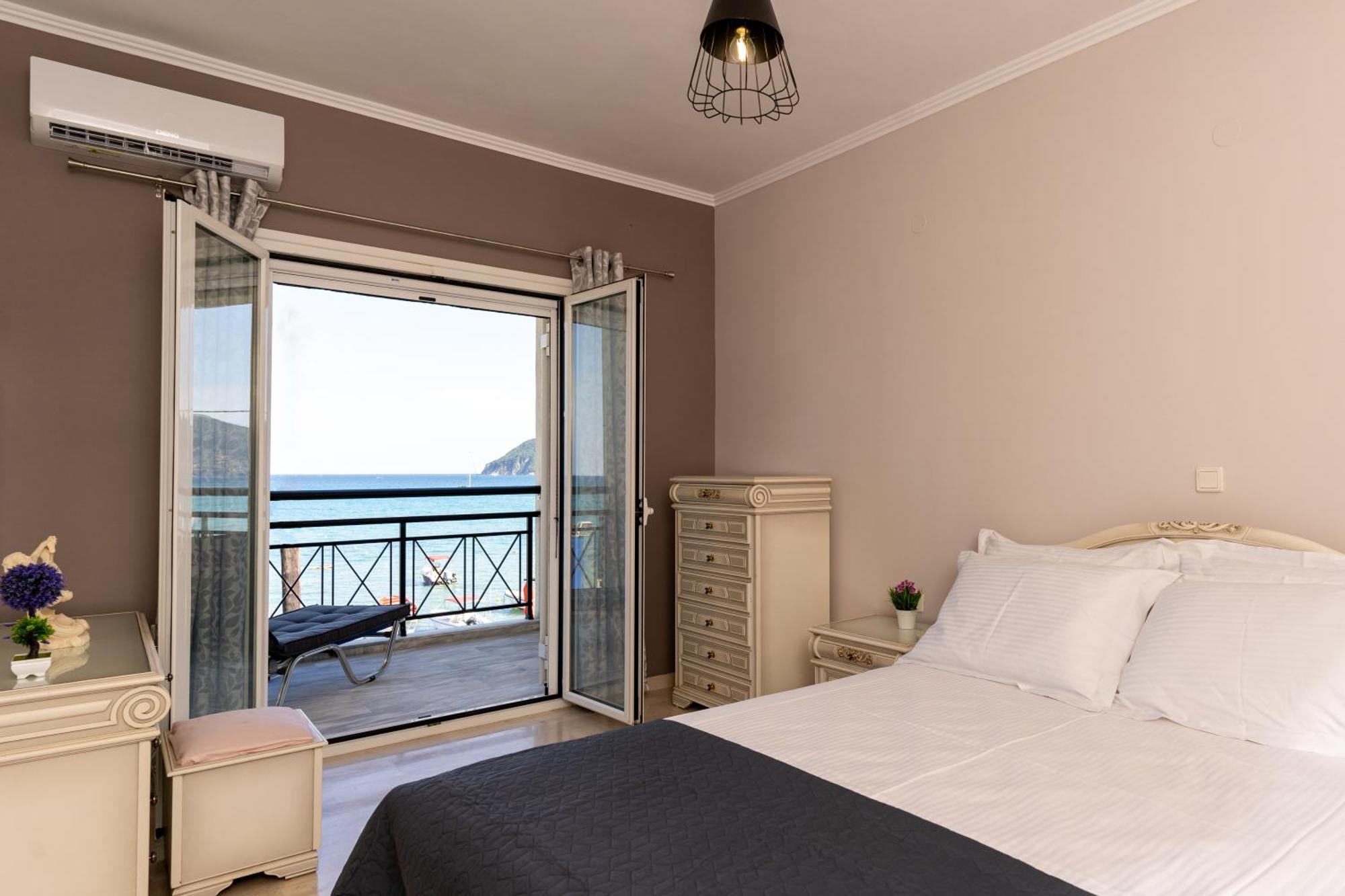 George Beachfront Apartments Lithakia  Oda fotoğraf