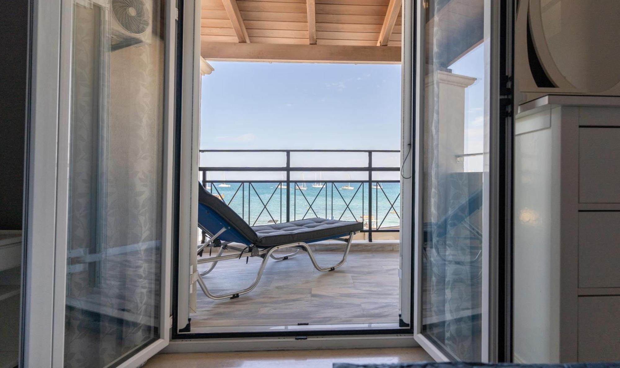 George Beachfront Apartments Lithakia  Oda fotoğraf