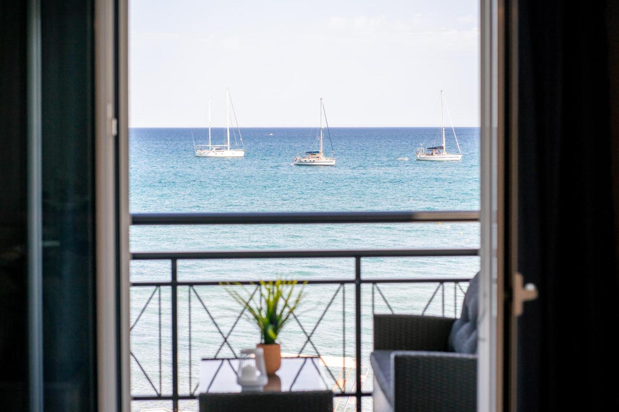George Beachfront Apartments Lithakia  Oda fotoğraf