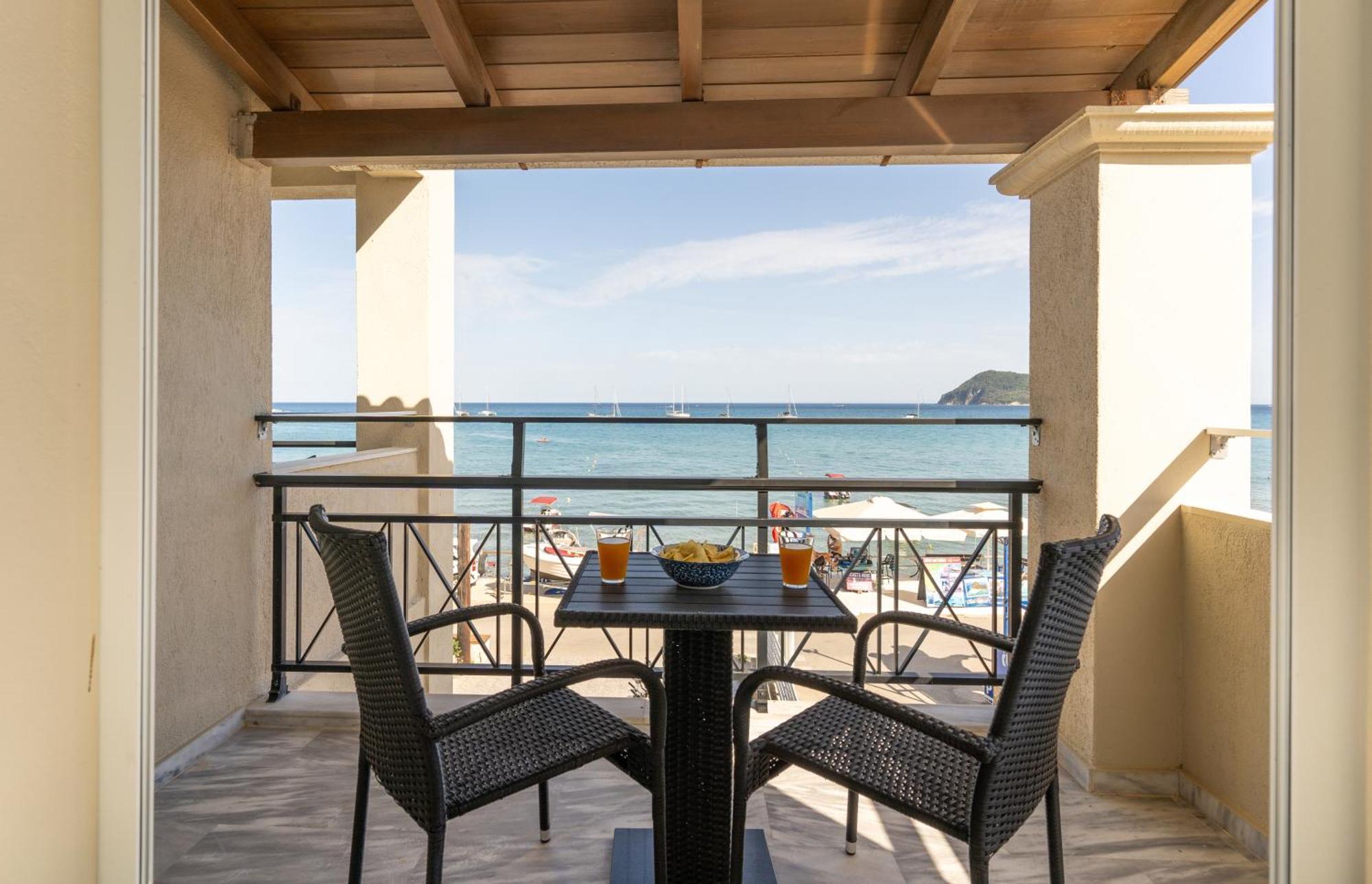 George Beachfront Apartments Lithakia  Oda fotoğraf