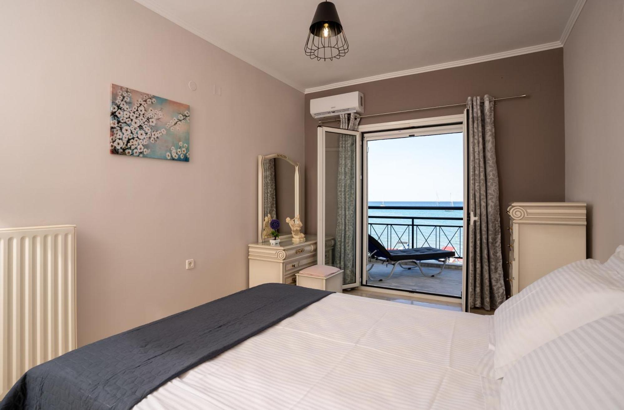 George Beachfront Apartments Lithakia  Dış mekan fotoğraf