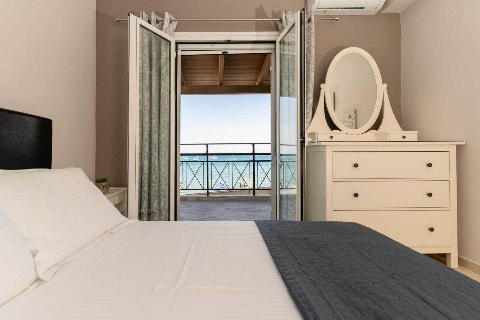 George Beachfront Apartments Lithakia  Oda fotoğraf