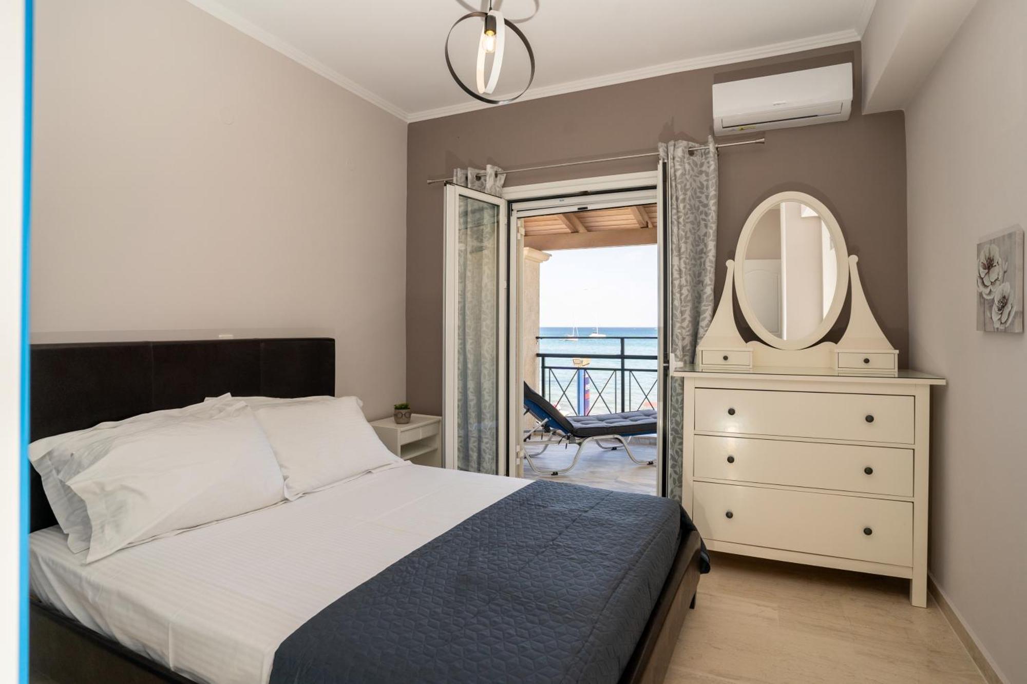 George Beachfront Apartments Lithakia  Oda fotoğraf