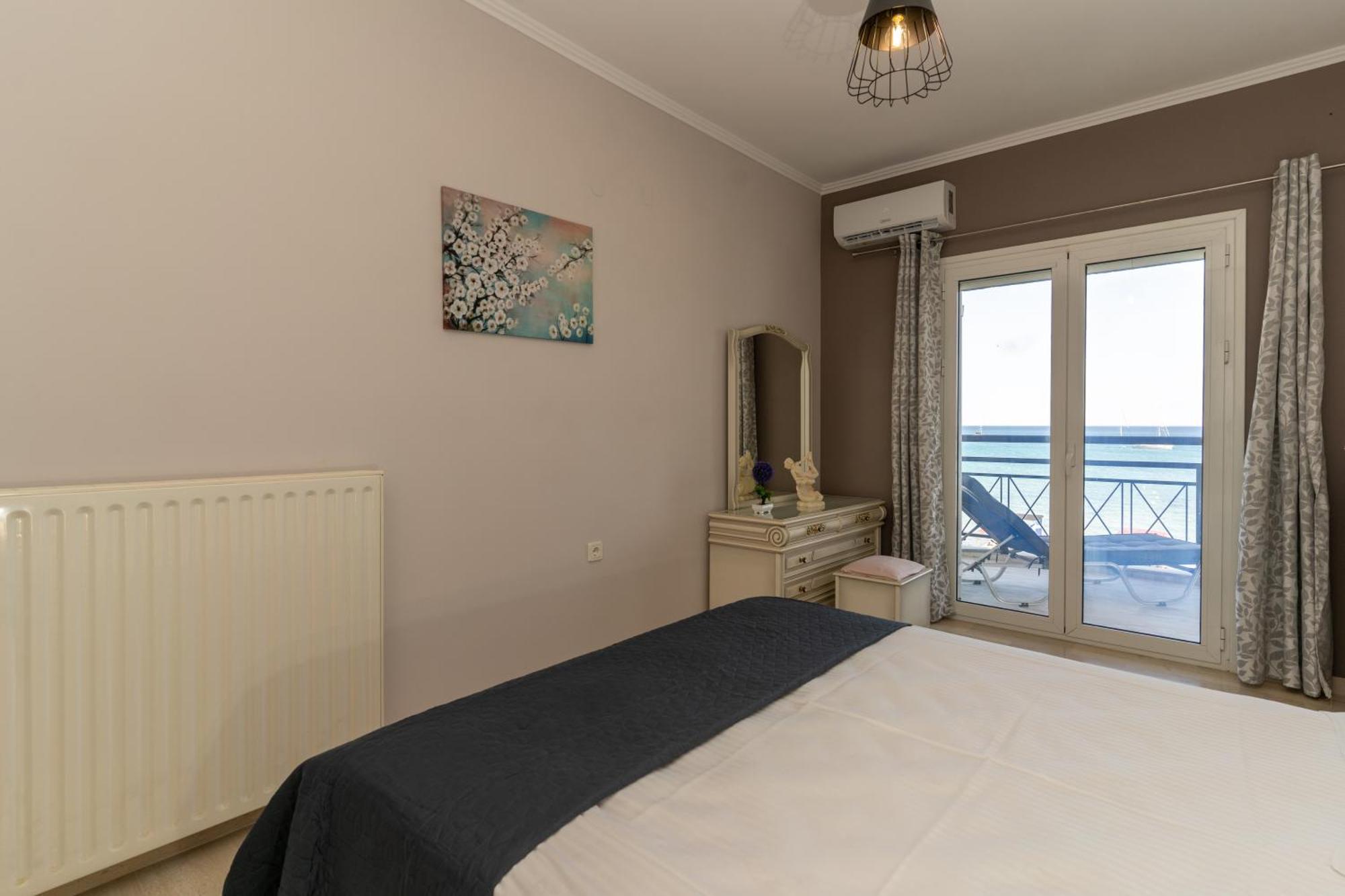 George Beachfront Apartments Lithakia  Oda fotoğraf